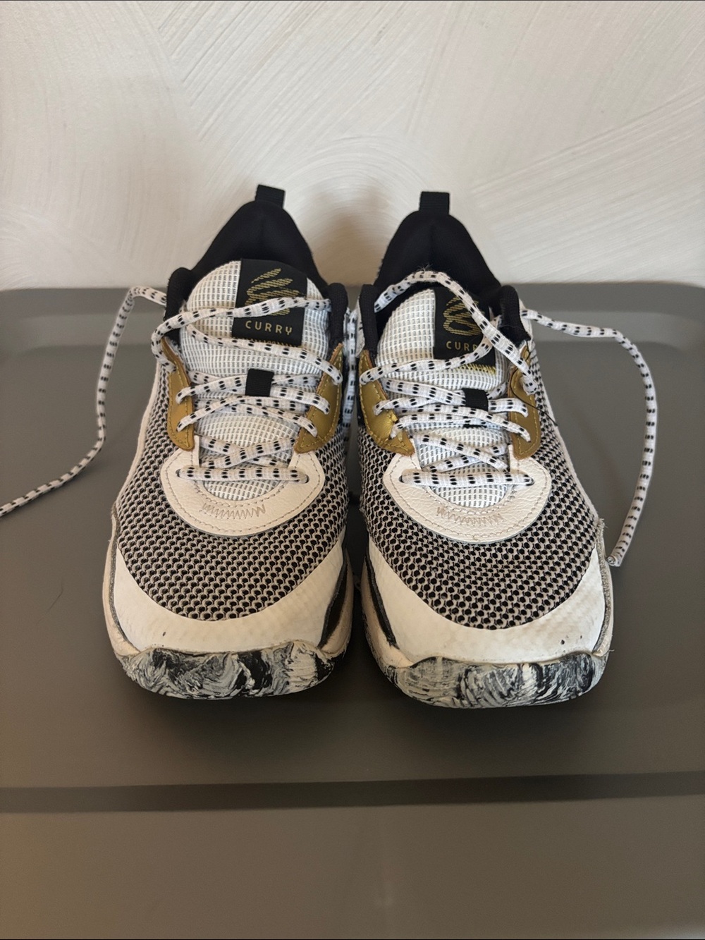 Curro White and Black Mesh Sneakers